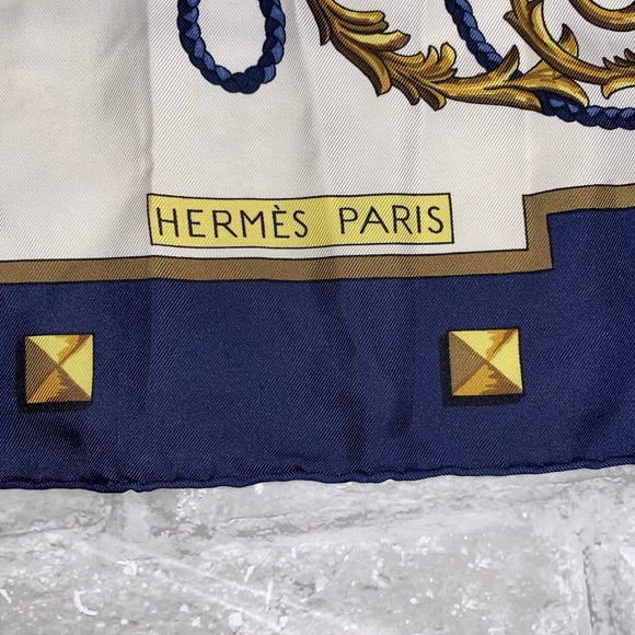 HERMES Silk Keys Les Cles Scarf 90 - Picture 3 of 10